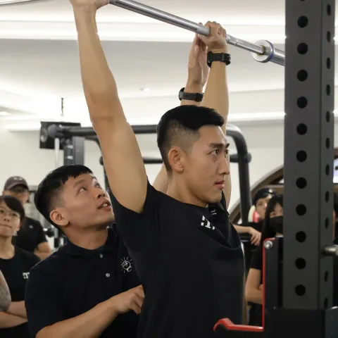 翻轉老後生活！中高齡肌力訓練掀熱潮：擺脫肌少症與關節退化，找回自主行動力