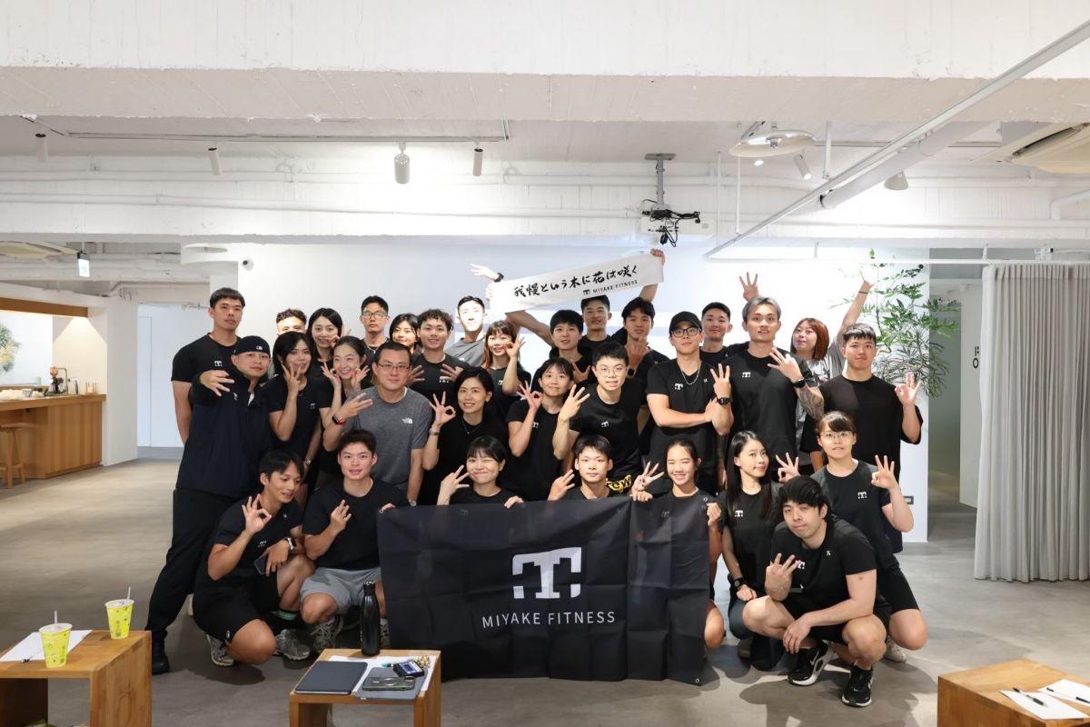 三宅健身教練團隊討論與實操 AI 數據